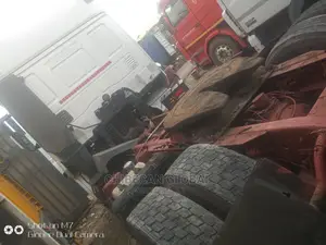 🚛 Iveco EUROSTAR Truck Head for Sale | Spacious Cabin in Apapa - Excellent Condition - Image 4