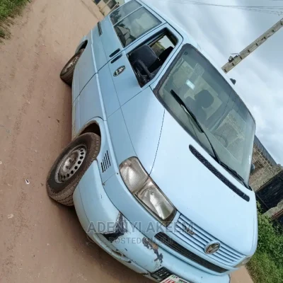 🚐 Volkswagen Spacious Transporter for Sale in Ewekoro - Economical & Well-Maintained