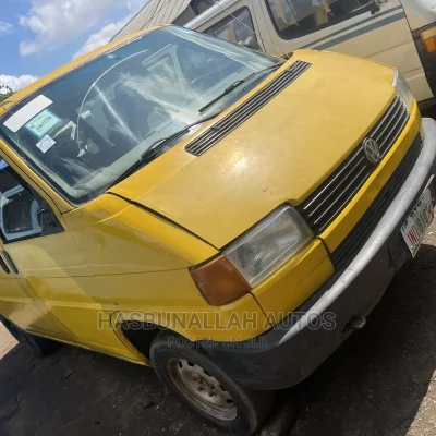 🚐 2002 Volkswagen Transporter | Spacious Yellow Van in Ifako-Ijaiye - Low Mileage & Well-Maintained