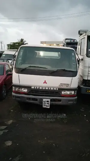 🚚 2005 Mitsubishi Canter Food Truck | Available in Lagos - Reliable & Spacious - Image 3
