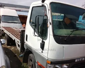 🚚 2005 Mitsubishi Canter Food Truck | Available in Lagos - Reliable & Spacious - Image 5