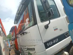 🚛 Mercedes-Benz Actros Diesel Truck | Available in Lagos - Low Mileage & Well-Maintained - Image 5