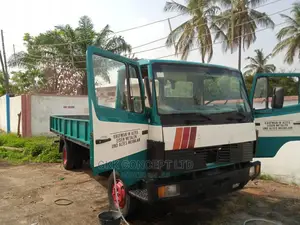🚚 Ford F-150 Reliable Truck | Available in Lagos - Low Mileage, New Tires - Image 6
