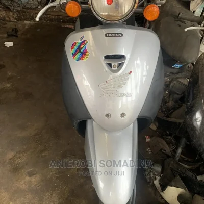 🚗 2022 Honda Compact Car | Available in Lagos - Efficient & Low Mileage
