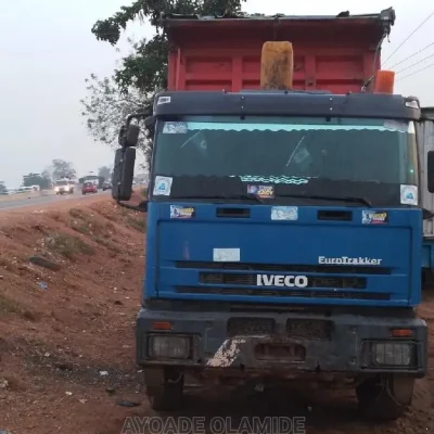 🚛 2002 Iveco Trakker SR Dump Truck | Available in Lagos - Low Mileage & Well-Maintained