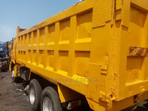 🚛 2018 Sinotruk Heavy-Duty Dump Truck | Available in Lagos - Well-Maintained & Reliable - Image 3