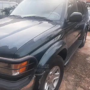 🚙 2000 Toyota 4Runner Off-Road SUV | Available in Edo - Low Mileage & Spacious