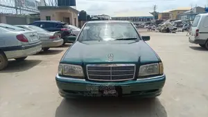 🚗 2001 Mercedes-Benz C180 | Spacious Sedan in Lagos - Low Mileage & Eco-Friendly - Image 3