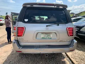 🚙 2001 Toyota Sequoia Family SUV | Available in Lagos - Spacious & Well-Maintained - Image 3
