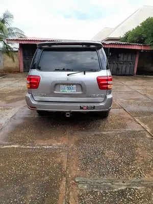 🚙 2002 Toyota Sequoia Family SUV | Available in Lagos - Spacious & Well-Maintained - Image 5