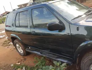 🚙 2003 Nissan Pathfinder AWD SUV | Spacious Family Vehicle in Lagos - Excellent Condition - Image 5