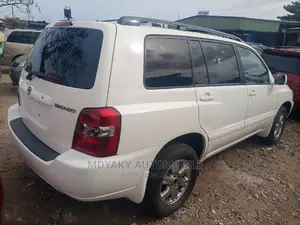 🚗 2006 Toyota Highlander V6 | Family-Friendly SUV in Lagos - Low Mileage & Well-Maintained - Image 3