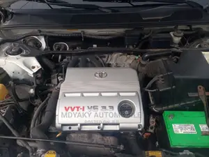 🚗 2006 Toyota Highlander V6 | Family-Friendly SUV in Lagos - Low Mileage & Well-Maintained - Image 5