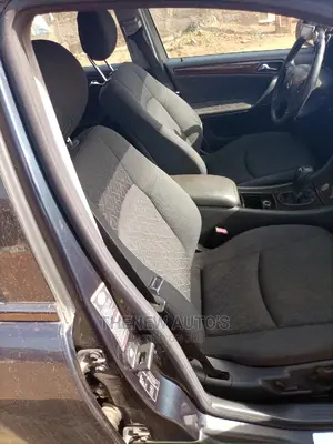 ๐ 2007 Mercedes-Benz C280 | Available in Ikeja - Smooth Ride, Low Mileage - Image 4