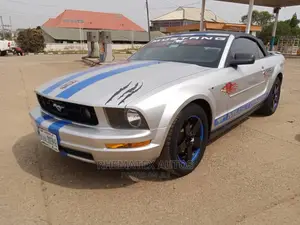 🚗 2009 Ford Mustang V6 | Available in Ibadan - Low Mileage & Stylish