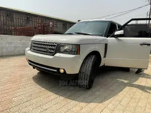 🚙 Land Rover Luxury SUV | Available in Garki II Abuja - Low Mileage & Well-Maintained - Image 5