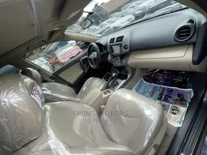 🚙 2010 Toyota RAV4 Spacious SUV | Available in Amuwo-Odofin - Low Mileage & Reliable - Image 5