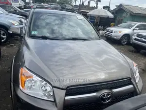 🚙 2010 Toyota RAV4 Spacious SUV | Available in Amuwo-Odofin - Low Mileage & Reliable - Image 3