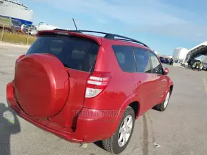 🚙 2010 Toyota RAV4 Limited 4x4 | Available in Lagos - Spacious & Well-Maintained - Image 4