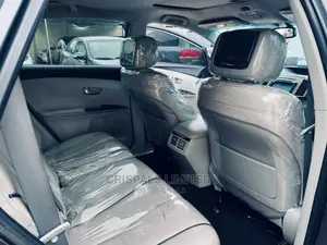 🚗 2010 Toyota Venza AWD | Spacious Family Vehicle in Ikorodu - Well-Maintained & Fuel Efficient - Image 5