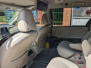 🚐 2011 Toyota Sienna XLE Minivan | Available in Lagos Yaba - Family-Friendly & Well-Maintained - Image 5