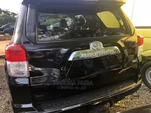 🚙 2011 Toyota 4Runner SR5 | Spacious SUV in Lagos - Well-Maintained & Reliable - Image 5