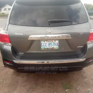 🚙 2012 Toyota Highlander Family SUV | Available in Abuja - Low Mileage & Reliable - Image 4