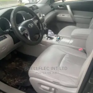 🚙 2012 Toyota Highlander Family SUV | Available in Abuja - Low Mileage & Reliable - Image 5