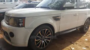 🚙 2013 Land Rover Range Rover | Available in Ogba - Supercharged V8, Low Mileage - Image 4