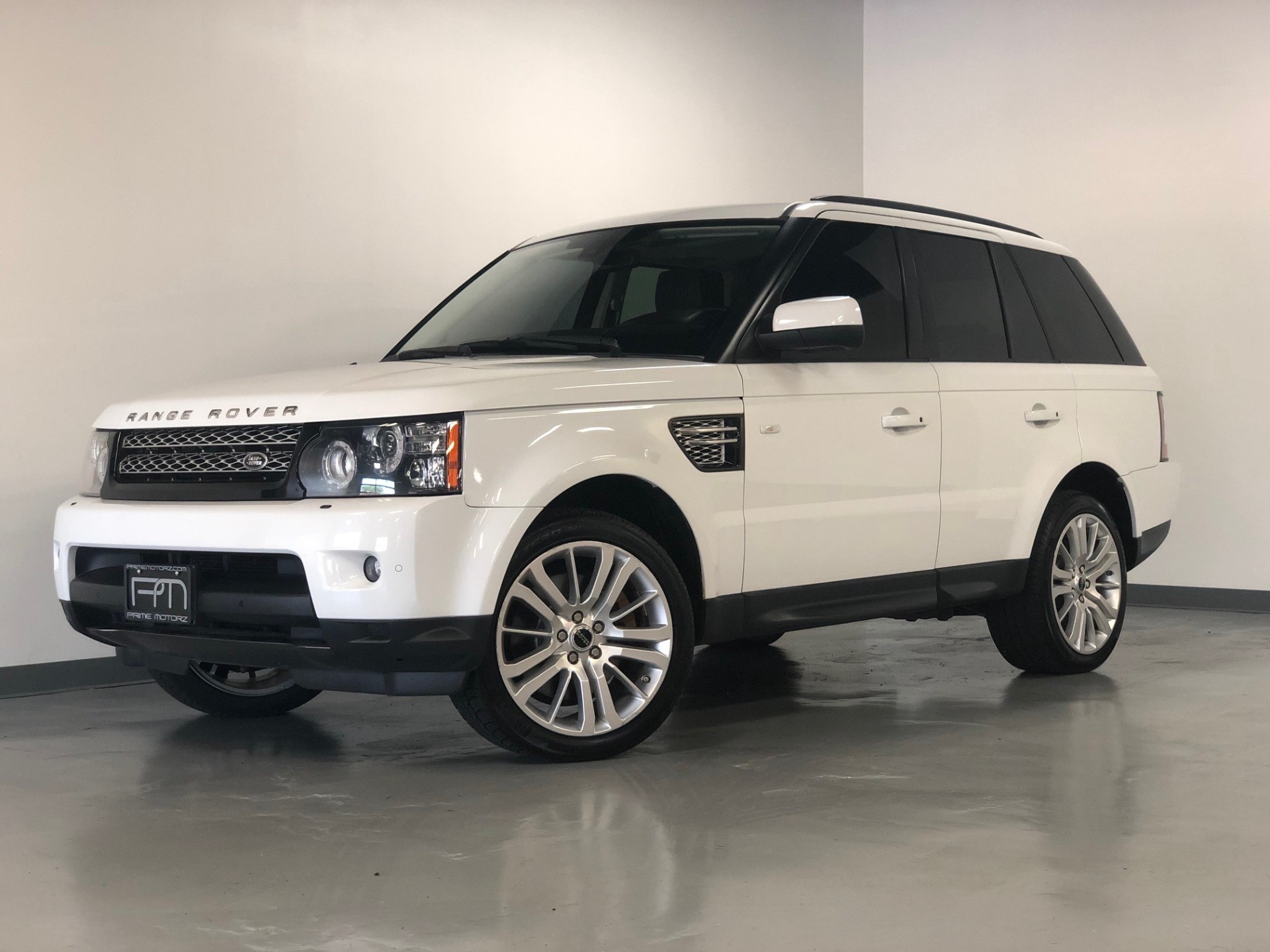 🚙 2013 Land Rover Range Rover | Available in Ogba - Supercharged V8, Low Mileage
