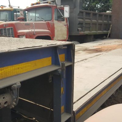 🚛 Reliable 2013 Lowbed Triple Axle Truck | Available in Apapa - Well-Maintained & Ready