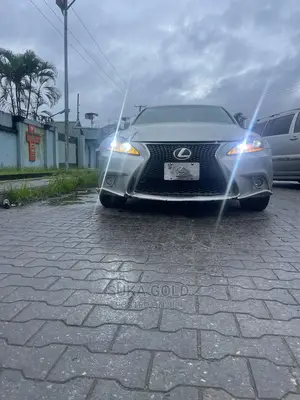 🚗 2018 Lexus IS Luxury Sedan | Available in Port Harcourt - Low Mileage, Well-Maintained - Image 5