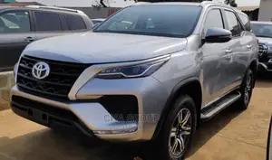 🚙 2022 Toyota Fortuner Spacious SUV | Available in Abuja - Low Mileage & Powerful Diesel - Image 3