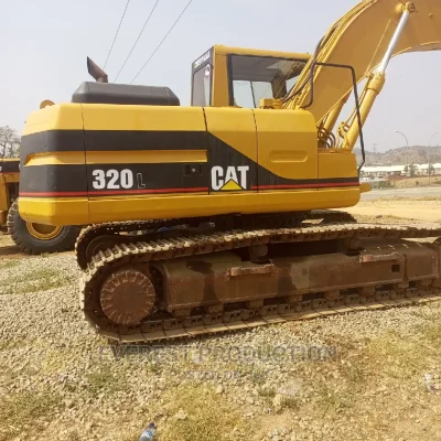 🚜 Caterpillar Durable Excavator | Available in Abuja - Low Hours & Well-Maintained