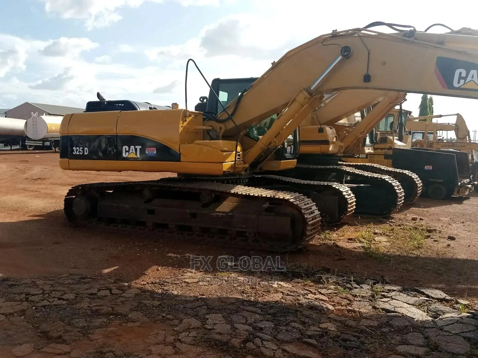 🚜 Caterpillar Heavy-Duty Bulldozer | Ready for Work in Lagos - Full Warranty & Financing Available