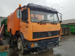 🚛 Mercedes Benz 1314 Road Sweeper | Available in Lekki - High Capacity & Reliable - Image 3