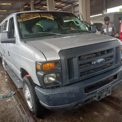 🚐 Ford E350 Family Van | Low Mileage in Lagos - Spacious and Reliable
