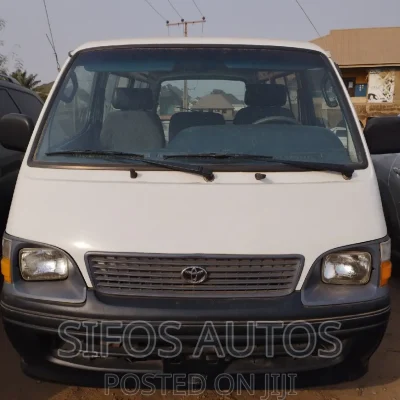 🚐 Toyota HiAce 2005 Diesel Van | Available in Lagos - Spacious and Well-Maintained