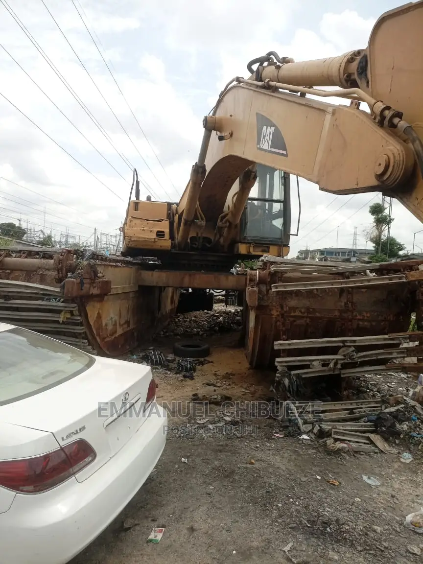 🚙 Caterpillar Family-Friendly Swamp Buggy | Available in Lagos - Low Mileage & Customizable