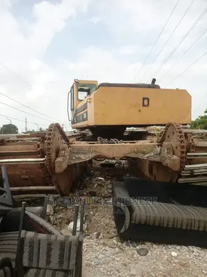 🚙 Caterpillar Family-Friendly Swamp Buggy | Available in Lagos - Low Mileage & Customizable - Image 5