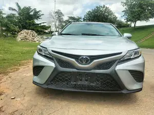 🚗 2019 Toyota Camry SE | Available in Lagos - Low Mileage & Well-Maintained - Image 5