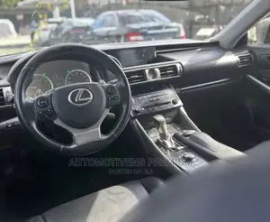 🚗 2014 Lexus IS 250 Luxury Sedan | Available in Lekki - Low Mileage, Great Features - Image 3
