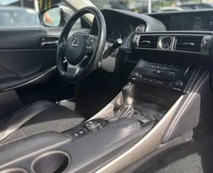 🚗 2014 Lexus IS 250 Luxury Sedan | Available in Lekki - Low Mileage, Great Features - Image 4