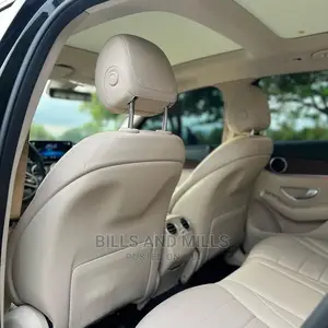 🚙 2021 Mercedes-Benz GLC-Class SUV | Available in Lagos - Low Mileage & Spacious - Image 5