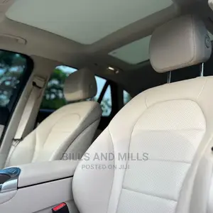 🚙 2021 Mercedes-Benz GLC-Class SUV | Available in Lagos - Low Mileage & Spacious - Image 4