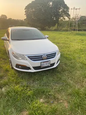 🚗 2010 Volkswagen Passat 2.0 TDi | Available in Lagos - Spacious & Reliable - Image 5