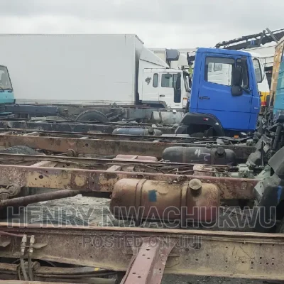 🚚 Mercedes-Benz Versatile Truck for Sale in Lagos - Low Mileage & Reliable