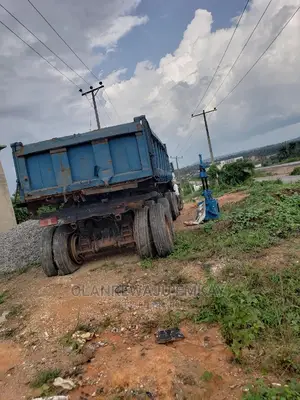 🚛 Mack Heavy-Duty Trailer for Sale | Located in Lagos - Well-Maintained & Spacious - Image 3