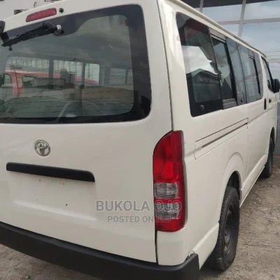 🚐 2009 Toyota HiAce Family Van | Available in Lagos - Spacious & Well-Maintained