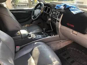 🚙 2004 Toyota 4Runner Adventure SUV | Available in Lagos - Low Mileage & Spacious - Image 5